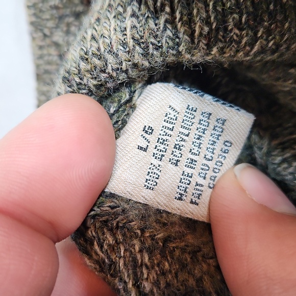 Tip Top Classics Sweater - Picture 7 of 9